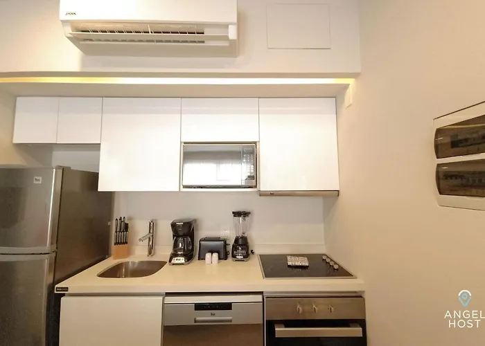 2br W Dual Pools, Near & 5th Ave