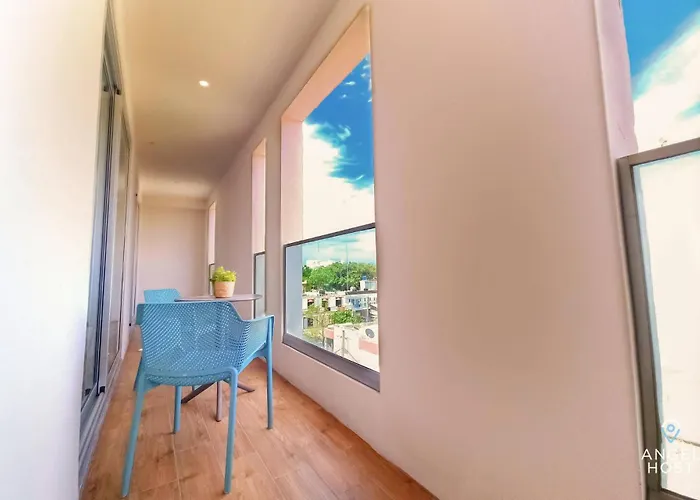 Apartamento 2br W Dual Pools, Near & 5th Ave *