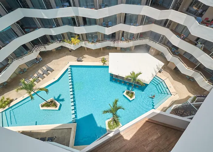2br W Dual Pools, Near & 5th Ave Appartement